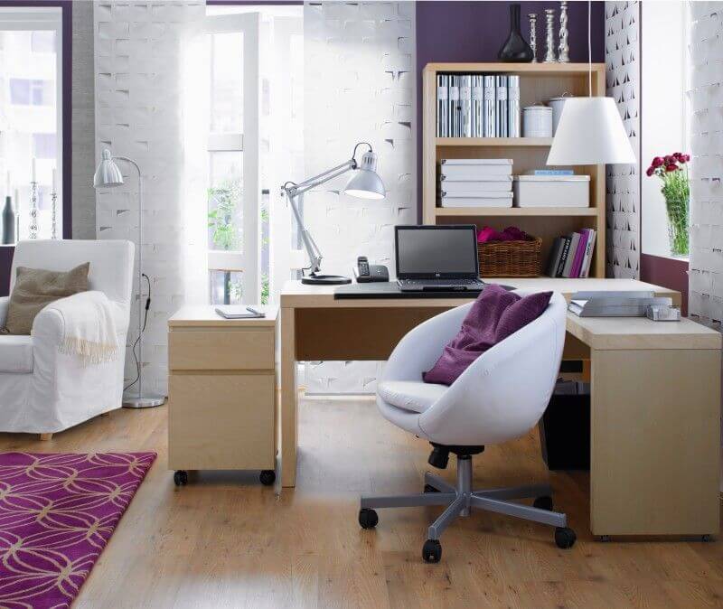 Chọn bàn làm việc ở nhà đẹp và ngồi thoải mái