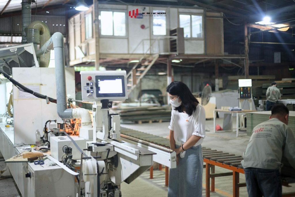 Máy CNC gia công nội thất tại nhà máy